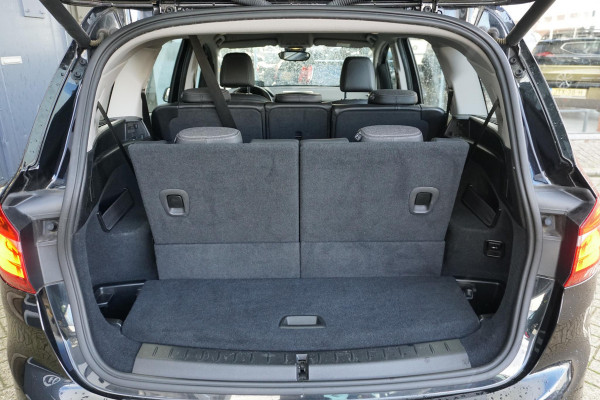 BMW 2 Serie Gran Tourer 218i 7p. Executive Edition + CAMERA / SPORTSTOELEN / LED / HEAD-UP