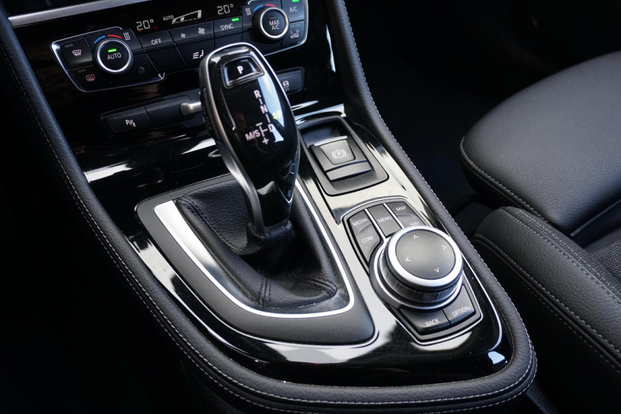 BMW 2 Serie Gran Tourer 218i 7p. Executive Edition + CAMERA / SPORTSTOELEN / LED / HEAD-UP