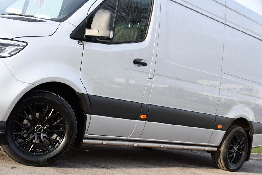 Mercedes-Benz Sprinter 316 2.2 CDI L2H2 PB Edition Full Options! 360 Camera, Cruise, LED, Carplay, 10,5'' Mbux, Stoelverwarming, NAVI, Automaat, Uniek!