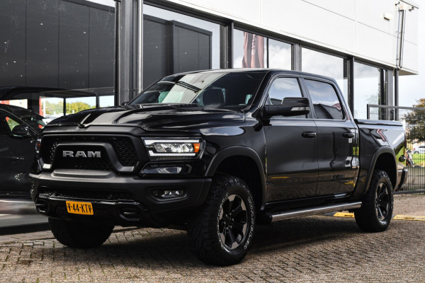 Dodge Ram 1500 5.7 V8 4x4 Crew Cab REBEL, BTW, Panorama, Full!