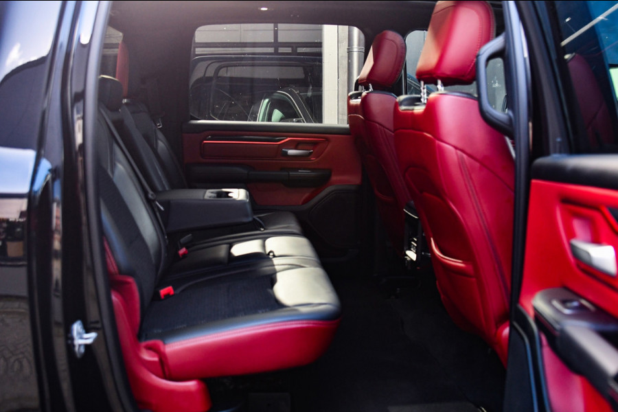 Dodge Ram 1500 5.7 V8 4x4 Crew Cab REBEL, BTW, Panorama, Full!
