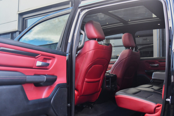 Dodge Ram 1500 5.7 V8 4x4 Crew Cab REBEL, BTW, Panorama, Full!