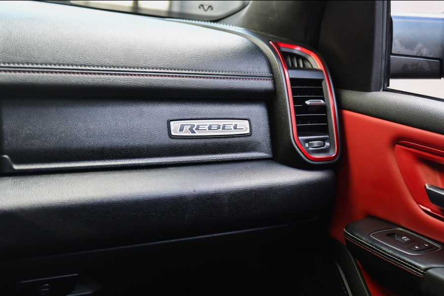 Dodge Ram 1500 5.7 V8 4x4 Crew Cab REBEL, BTW, Panorama, Full!