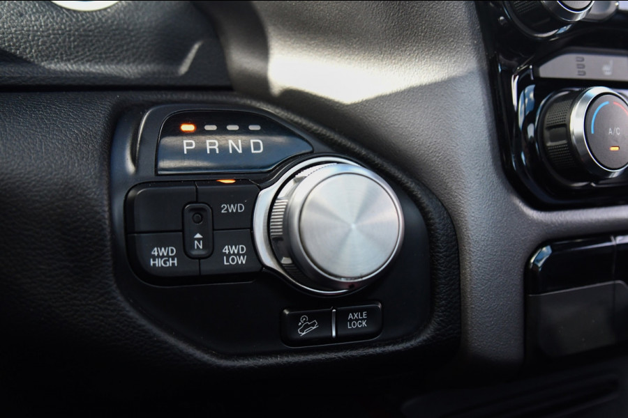 Dodge Ram 1500 5.7 V8 4x4 Crew Cab REBEL, BTW, Panorama, Full!