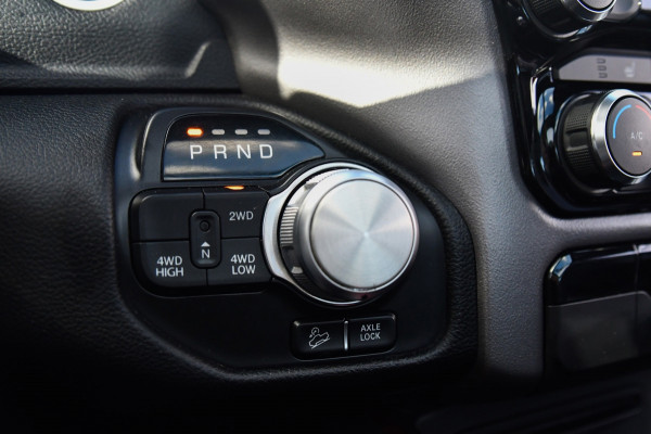 Dodge Ram 1500 5.7 V8 4x4 Crew Cab REBEL, BTW, Panorama, Full!