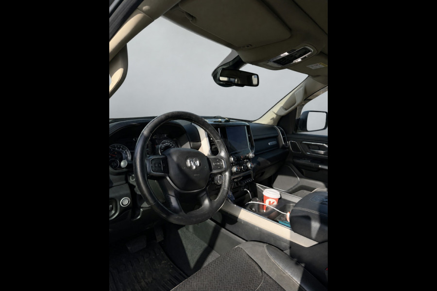 Dodge Ram 1500 5.7 V8 4x4 Crew Cab 5'7 Laramie Camera, Luchtvering, Carplay, LED, Leder, Stoelverwarmong, H&K, Stoelverkoeling, 3500kg Trekhaak, Uniek!