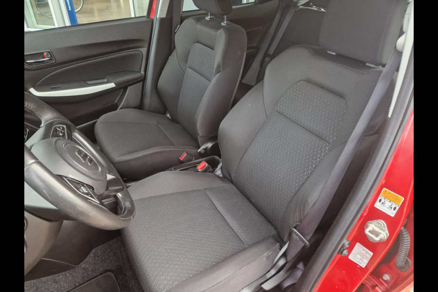 Suzuki Swift 1.2 Comfort Smart Hybrid LMV | Airco | Cruise controle | Stoelverwarming | All-Weather Banden |