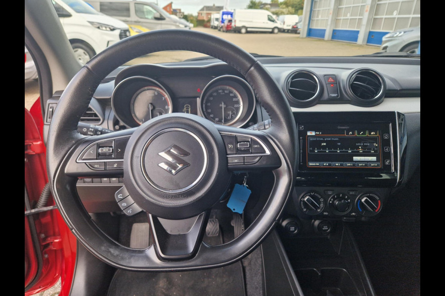 Suzuki Swift 1.2 Comfort Smart Hybrid LMV | Airco | Cruise controle | Stoelverwarming | All-Weather Banden |