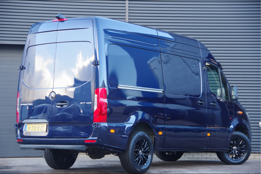 Mercedes-Benz Sprinter 317 1.9 CDI L2H2 3-ZITS, FACELIFT, AUT. LED, STOELVERWARMING, MBUX 10'', CAMERA, NAVI, CRUISE, CLIMA, PARKEERSENSOREN