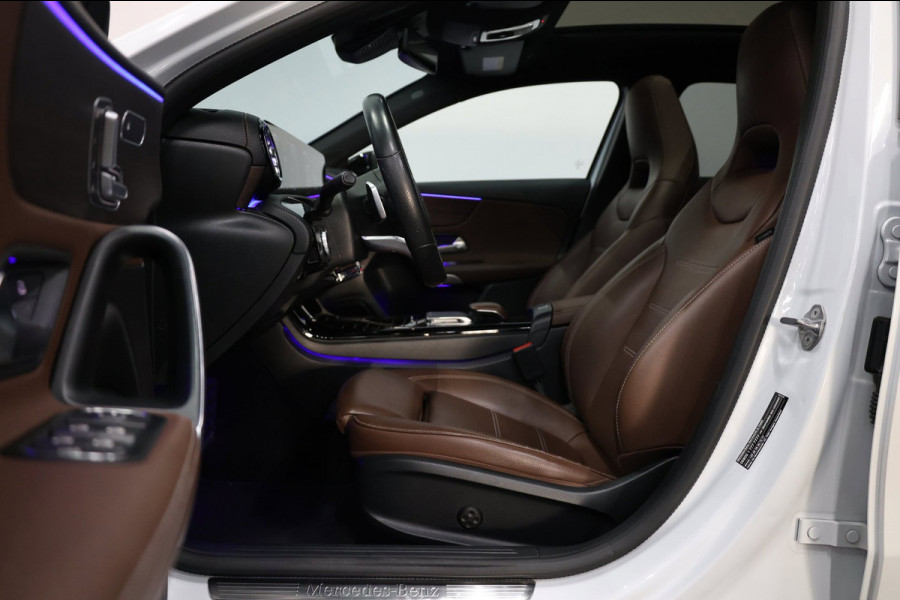 Mercedes-Benz A-Klasse 200 AMG Line LED/VIRTUAL/SFEER/PANORAMADAK/LEER+S.VERWARMING+MEMORY/360/LINE/ACC/ECC/12 MDN GARANTIE!