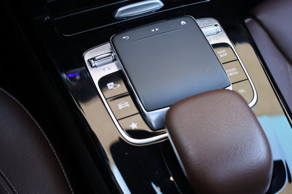 Mercedes-Benz A-Klasse 200 AMG Line LED/VIRTUAL/SFEER/PANORAMADAK/LEER+S.VERWARMING+MEMORY/360/LINE/ACC/ECC/12 MDN GARANTIE!
