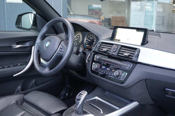 BMW 2 Serie Cabrio 220i High Executive + CAMERA / LEDER / STOELVERWARMING / GROOT SCHERM