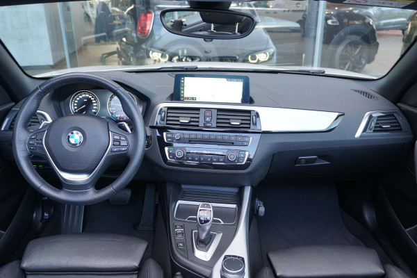 BMW 2 Serie Cabrio 220i High Executive + CAMERA / LEDER / STOELVERWARMING / GROOT SCHERM