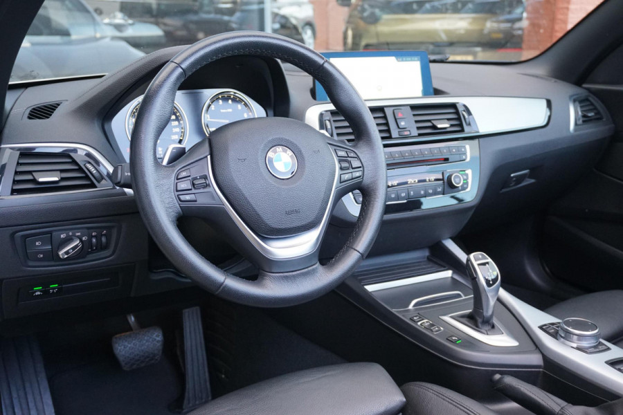 BMW 2 Serie Cabrio 220i High Executive + CAMERA / LEDER / STOELVERWARMING / GROOT SCHERM