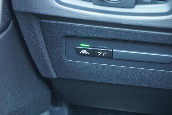 BMW 2 Serie Cabrio 220i High Executive + CAMERA / LEDER / STOELVERWARMING / GROOT SCHERM