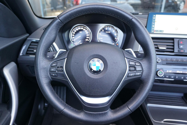BMW 2 Serie Cabrio 220i High Executive + CAMERA / LEDER / STOELVERWARMING / GROOT SCHERM