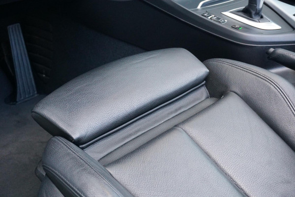 BMW 2 Serie Cabrio 220i High Executive + CAMERA / LEDER / STOELVERWARMING / GROOT SCHERM