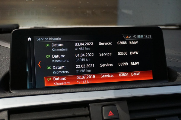 BMW 2 Serie Cabrio 220i High Executive + CAMERA / LEDER / STOELVERWARMING / GROOT SCHERM