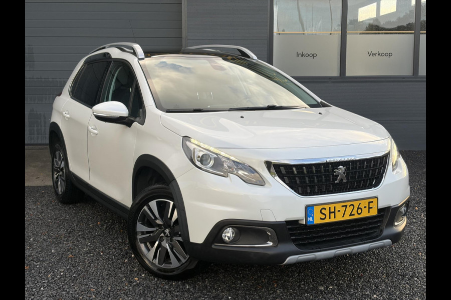 Peugeot 2008 1.2 PureTech Allure ✓1e Eigenaar✓Pano✓Camera✓Navi✓D-riem vv in 2024✓Trekhaak✓Dealer Onderhouden✓Carplay✓Clima✓Cruise✓110pk✓Halfleder✓Pdc✓Lm velgen✓N.A.P✓Apk tot 04-2027