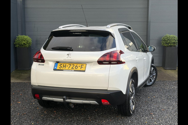 Peugeot 2008 1.2 PureTech Allure ✓1e Eigenaar✓Pano✓Camera✓Navi✓D-riem vv in 2024✓Trekhaak✓Dealer Onderhouden✓Carplay✓Clima✓Cruise✓110pk✓Halfleder✓Pdc✓Lm velgen✓N.A.P✓Apk tot 04-2027