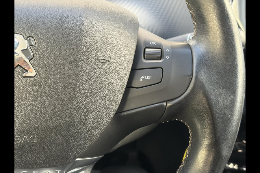 Peugeot 2008 1.2 PureTech Allure ✓1e Eigenaar✓Pano✓Camera✓Navi✓D-riem vv in 2024✓Trekhaak✓Dealer Onderhouden✓Carplay✓Clima✓Cruise✓110pk✓Halfleder✓Pdc✓Lm velgen✓N.A.P✓Apk tot 04-2027
