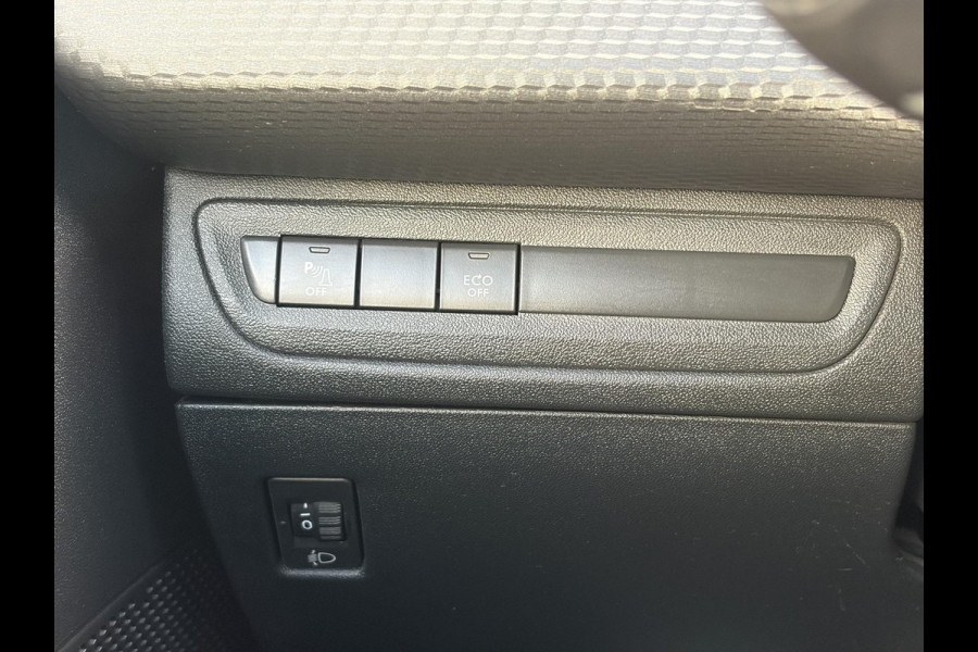 Peugeot 2008 1.2 PureTech Allure ✓1e Eigenaar✓Pano✓Camera✓Navi✓D-riem vv in 2024✓Trekhaak✓Dealer Onderhouden✓Carplay✓Clima✓Cruise✓110pk✓Halfleder✓Pdc✓Lm velgen✓N.A.P✓Apk tot 04-2027