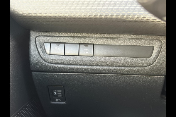 Peugeot 2008 1.2 PureTech Allure ✓1e Eigenaar✓Pano✓Camera✓Navi✓D-riem vv in 2024✓Trekhaak✓Dealer Onderhouden✓Carplay✓Clima✓Cruise✓110pk✓Halfleder✓Pdc✓Lm velgen✓N.A.P✓Apk tot 04-2027