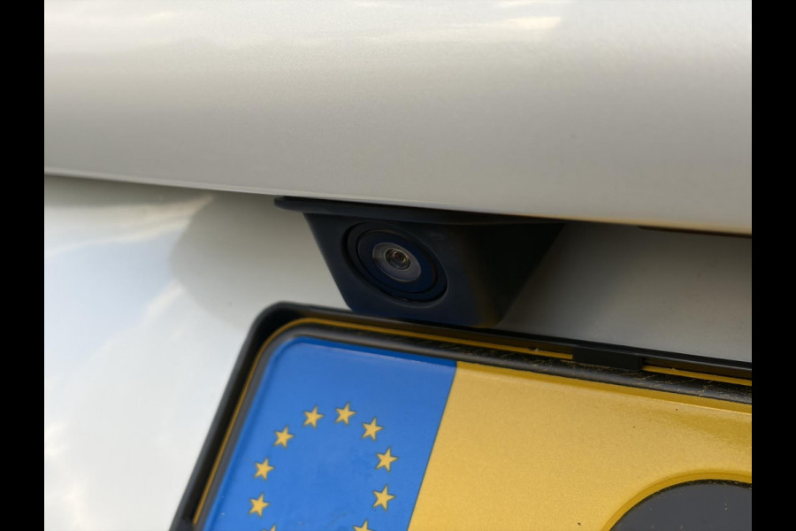 Peugeot 2008 1.2 PureTech Allure ✓1e Eigenaar✓Pano✓Camera✓Navi✓D-riem vv in 2024✓Trekhaak✓Dealer Onderhouden✓Carplay✓Clima✓Cruise✓110pk✓Halfleder✓Pdc✓Lm velgen✓N.A.P✓Apk tot 04-2027