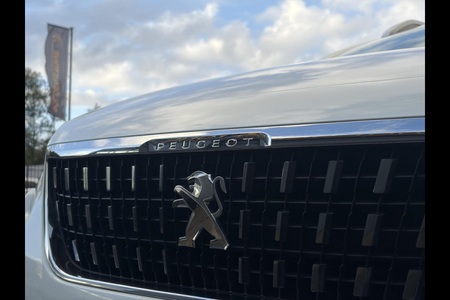 Peugeot 2008 1.2 PureTech Allure ✓1e Eigenaar✓Pano✓Camera✓Navi✓D-riem vv in 2024✓Trekhaak✓Dealer Onderhouden✓Carplay✓Clima✓Cruise✓110pk✓Halfleder✓Pdc✓Lm velgen✓N.A.P✓Apk tot 04-2027