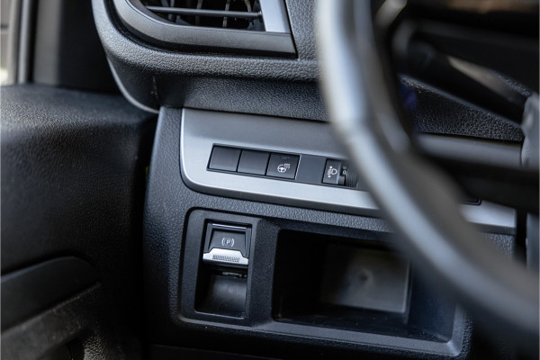 Peugeot Expert 2.0 BlueHDi 180 L3 Sport DC | LED | ACC | Lederen bekleding | CarPlay | Camera | Blind Spot | Trekhaak | Stoelverwarming | Orig. NL auto