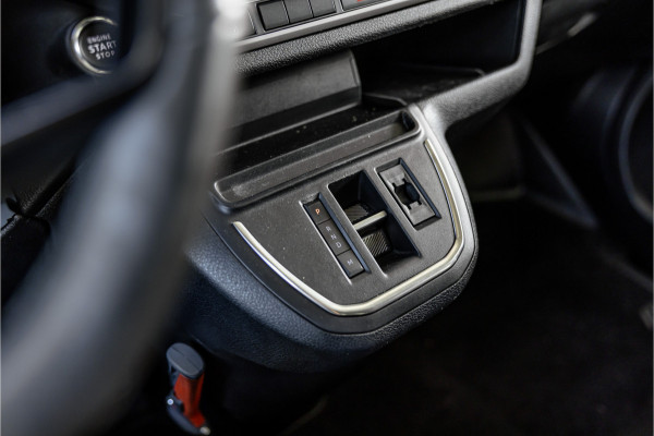 Peugeot Expert 2.0 BlueHDi 180 L3 Sport DC | LED | ACC | Lederen bekleding | CarPlay | Camera | Blind Spot | Trekhaak | Stoelverwarming | Orig. NL auto