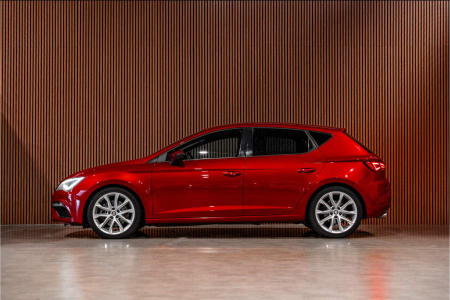Seat Leon ST 1.4 EcoTSI 150 PK FR | Camera | Bi-Xenon | CarPlay | Lederen bekleding | PDC | Cruise control | Airco | Nieuwe APK