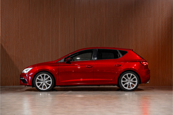 Seat Leon ST 1.4 EcoTSI 150 PK FR | Camera | Bi-Xenon | CarPlay | Lederen bekleding | PDC | Cruise control | Airco | Nieuwe APK