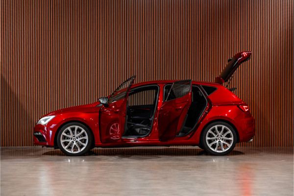 Seat Leon ST 1.4 EcoTSI 150 PK FR | Camera | Bi-Xenon | CarPlay | Lederen bekleding | PDC | Cruise control | Airco | Nieuwe APK