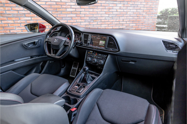 Seat Leon ST 1.4 EcoTSI 150 PK FR | Camera | Bi-Xenon | CarPlay | Lederen bekleding | PDC | Cruise control | Airco | Nieuwe APK