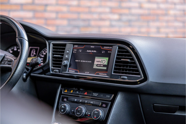 Seat Leon ST 1.4 EcoTSI 150 PK FR | Camera | Bi-Xenon | CarPlay | Lederen bekleding | PDC | Cruise control | Airco | Nieuwe APK