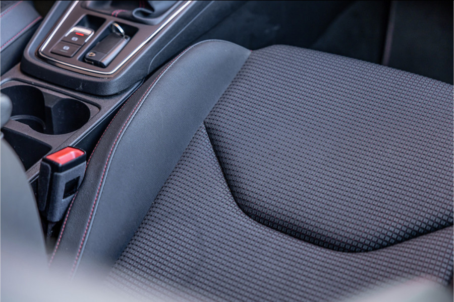 Seat Leon ST 1.4 EcoTSI 150 PK FR | Camera | Bi-Xenon | CarPlay | Lederen bekleding | PDC | Cruise control | Airco | Nieuwe APK