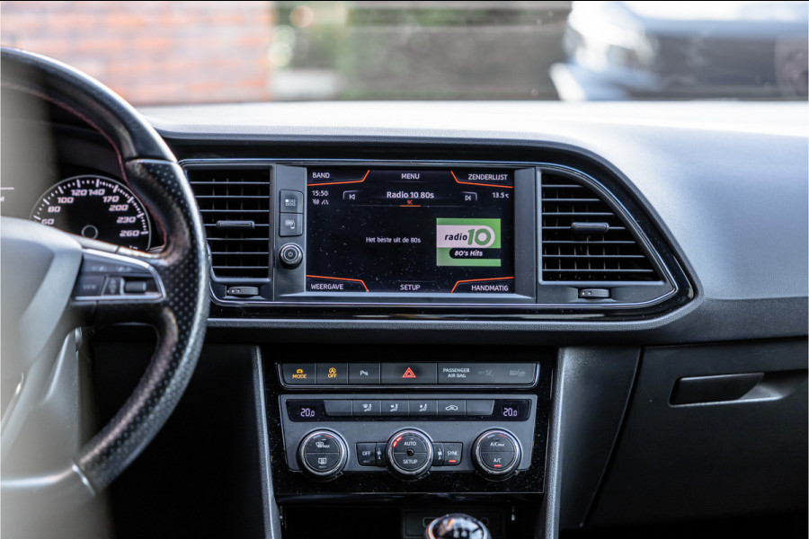 Seat Leon ST 1.4 EcoTSI 150 PK FR | Camera | Bi-Xenon | CarPlay | Lederen bekleding | PDC | Cruise control | Airco | Nieuwe APK