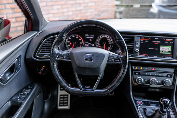 Seat Leon ST 1.4 EcoTSI 150 PK FR | Camera | Bi-Xenon | CarPlay | Lederen bekleding | PDC | Cruise control | Airco | Nieuwe APK