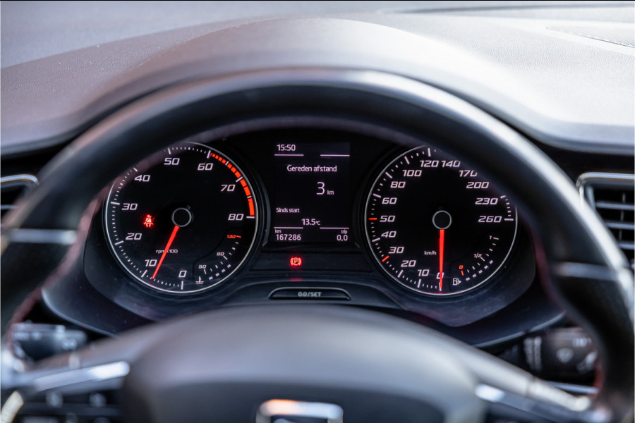 Seat Leon ST 1.4 EcoTSI 150 PK FR | Camera | Bi-Xenon | CarPlay | Lederen bekleding | PDC | Cruise control | Airco | Nieuwe APK
