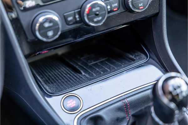Seat Leon ST 1.4 EcoTSI 150 PK FR | Camera | Bi-Xenon | CarPlay | Lederen bekleding | PDC | Cruise control | Airco | Nieuwe APK
