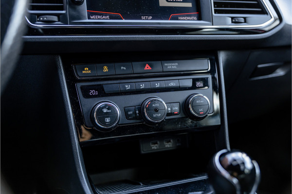 Seat Leon ST 1.4 EcoTSI 150 PK FR | Camera | Bi-Xenon | CarPlay | Lederen bekleding | PDC | Cruise control | Airco | Nieuwe APK