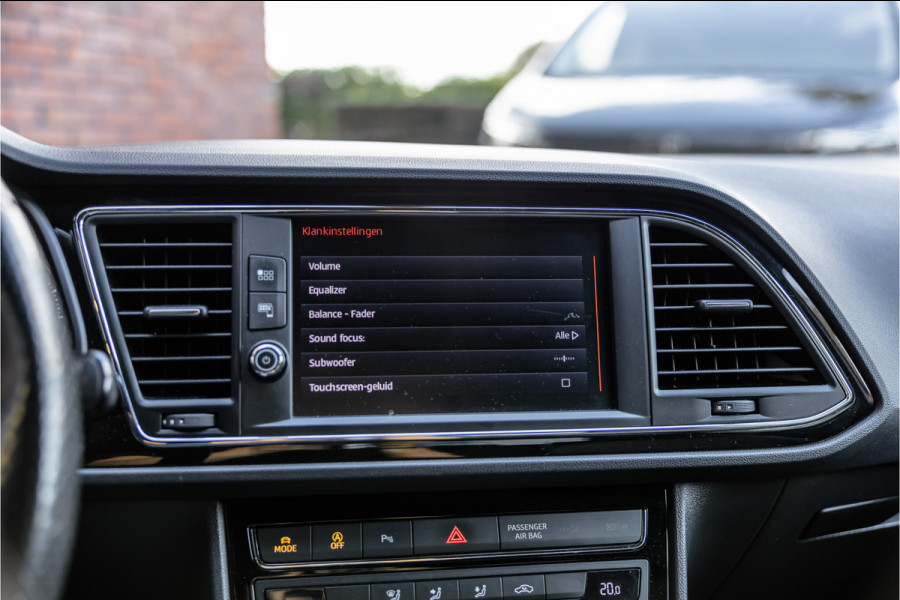Seat Leon ST 1.4 EcoTSI 150 PK FR | Camera | Bi-Xenon | CarPlay | Lederen bekleding | PDC | Cruise control | Airco | Nieuwe APK