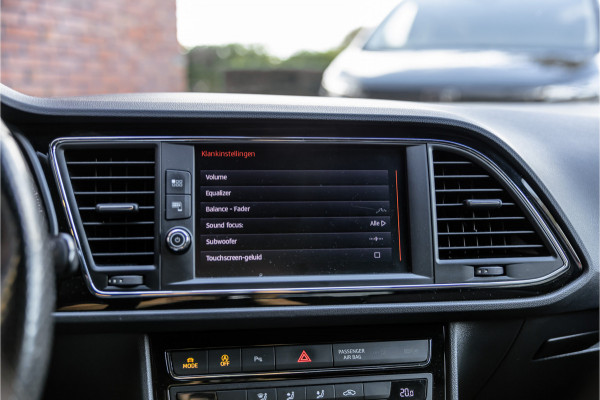 Seat Leon ST 1.4 EcoTSI 150 PK FR | Camera | Bi-Xenon | CarPlay | Lederen bekleding | PDC | Cruise control | Airco | Nieuwe APK
