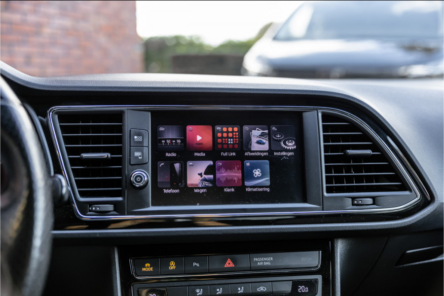 Seat Leon ST 1.4 EcoTSI 150 PK FR | Camera | Bi-Xenon | CarPlay | Lederen bekleding | PDC | Cruise control | Airco | Nieuwe APK