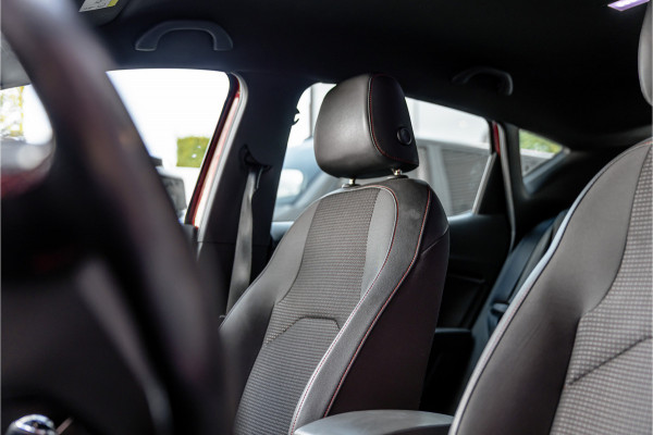 Seat Leon ST 1.4 EcoTSI 150 PK FR | Camera | Bi-Xenon | CarPlay | Lederen bekleding | PDC | Cruise control | Airco | Nieuwe APK