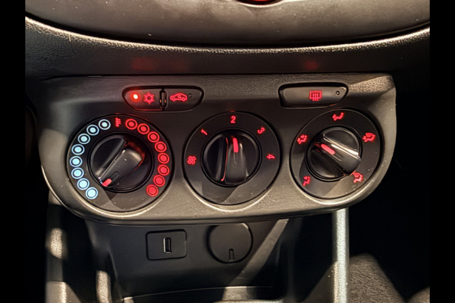 Opel Corsa 1.4 Favourite Airco. Cruise. Trekhaak. 78000 km met NAP