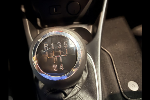 Opel Corsa 1.4 Favourite Airco. Cruise. Trekhaak. 78000 km met NAP
