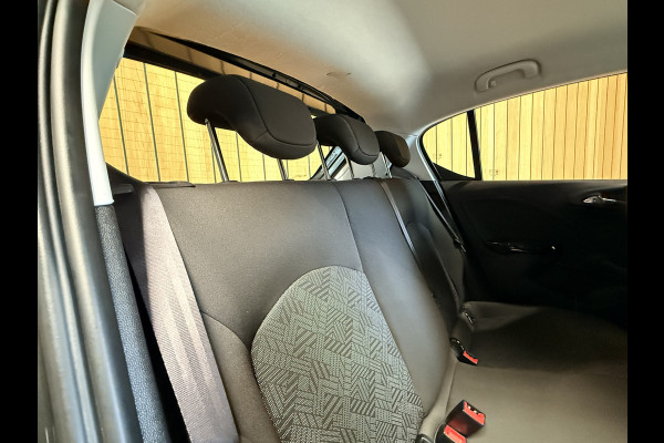Opel Corsa 1.4 Favourite Airco. Cruise. Trekhaak. 78000 km met NAP