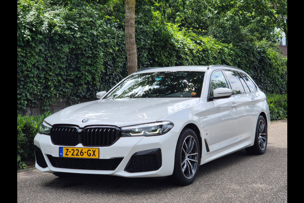 BMW 5 Serie Touring 530e M Sport LED CarPlay Elek. Stoelen 100% dealer onderhouden 530e Business Edition Plus